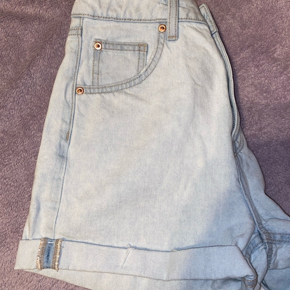 Divided Light Wash High Waisted Jean Shorts Sz 2 Urban Outfitters Denim Short